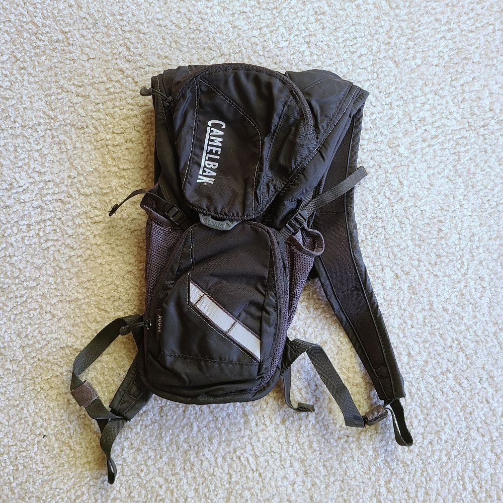 85oz Camelbak Rogue Hydration Pack